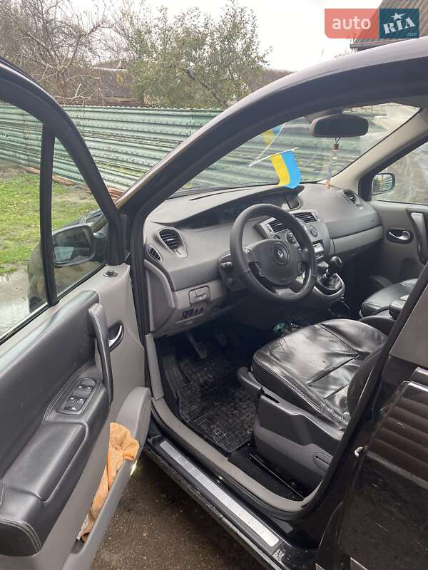 Минивэн Renault Megane Scenic 2004 в Коростене