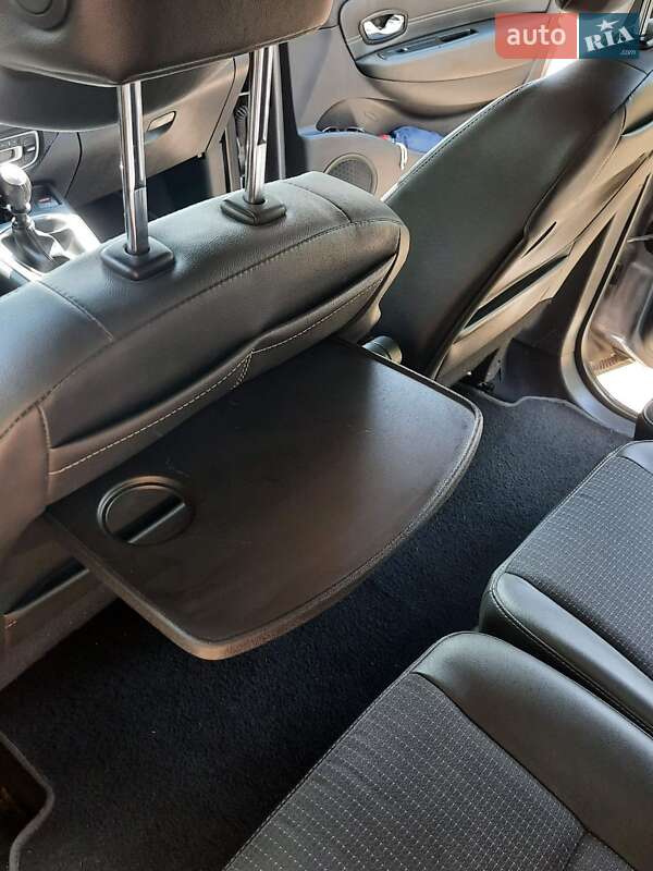 Мінівен Renault Megane Scenic 2013 в Чернівцях