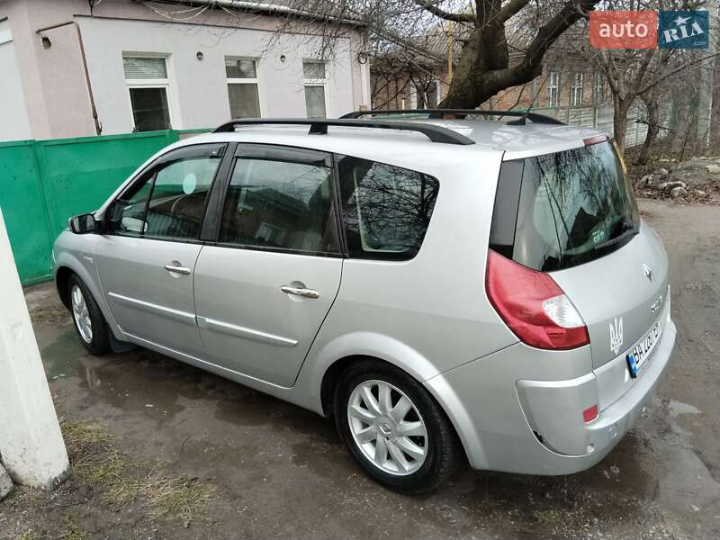 Минивэн Renault Megane Scenic 2008 в 