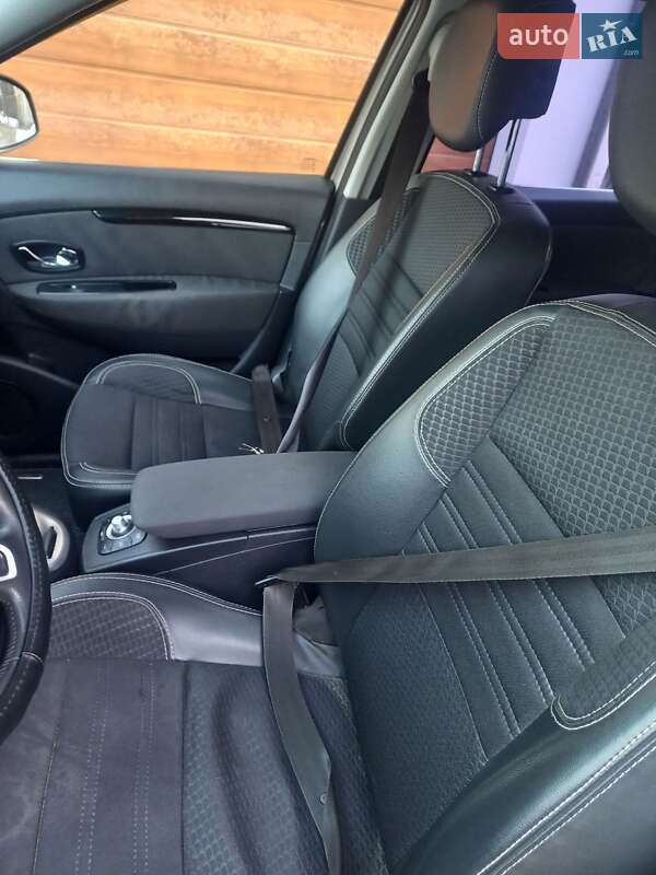 Минивэн Renault Megane Scenic 2012 в Тячеве