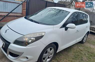 Минивэн Renault Megane Scenic 2010 в 