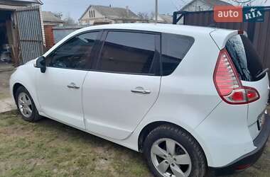Минивэн Renault Megane Scenic 2010 в 