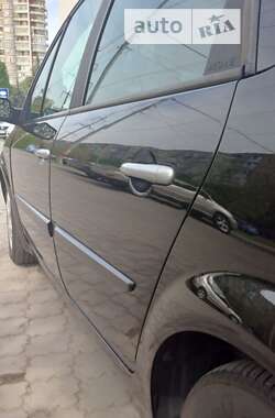 Мінівен Renault Megane Scenic 2009 в 