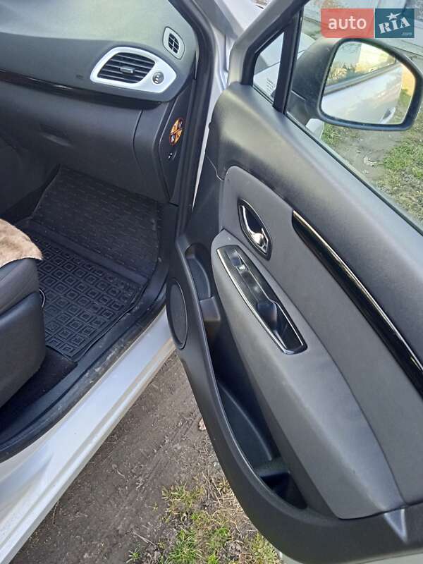 Минивэн Renault Megane Scenic 2011 в Хмельницком