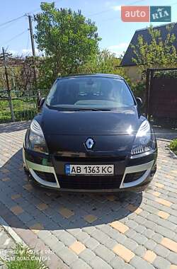 Минивэн Renault Megane Scenic 2011 в 