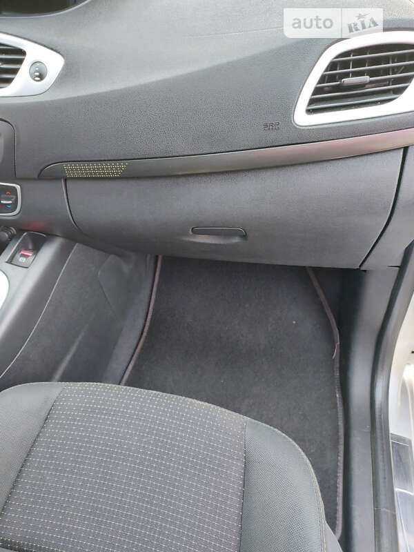 Минивэн Renault Megane Scenic 2009 в Виннице фото 14 Минивэн Renault Megane Scenic 2009 в Виннице