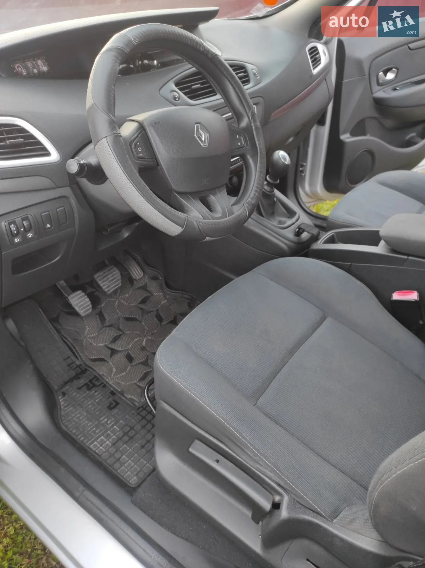2010 Renault Scenic - мініатюра 11