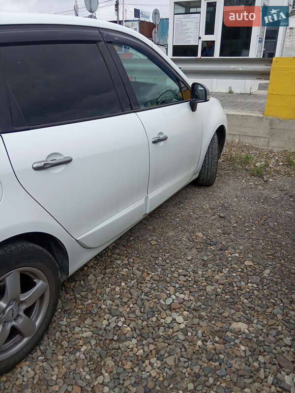 Минивэн Renault Megane Scenic 2011 в Черновцах