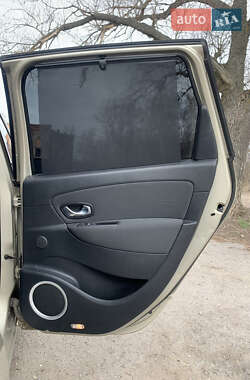 Минивэн Renault Megane Scenic 2009 в 