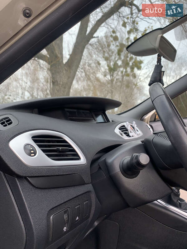 Минивэн Renault Megane Scenic 2009 в Виннице