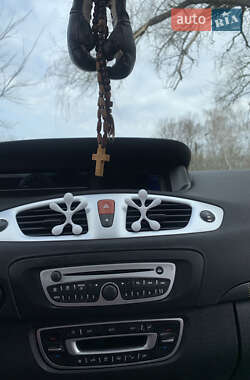 Минивэн Renault Megane Scenic 2009 в 