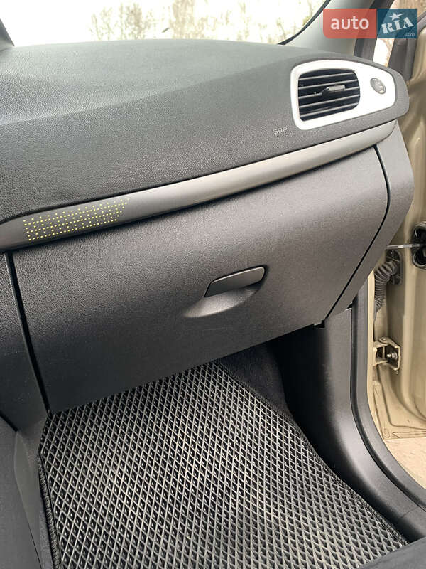 Минивэн Renault Megane Scenic 2009 в Виннице