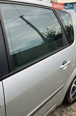 Минивэн Renault Megane Scenic 2006 в 