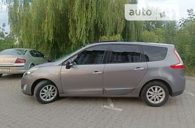 Мінівен Renault Megane Scenic 2011 в 
