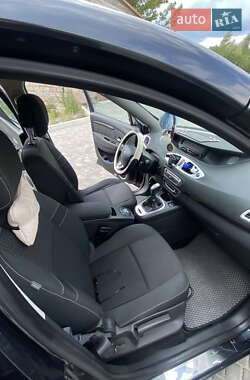 Минивэн Renault Megane Scenic 2010 в 