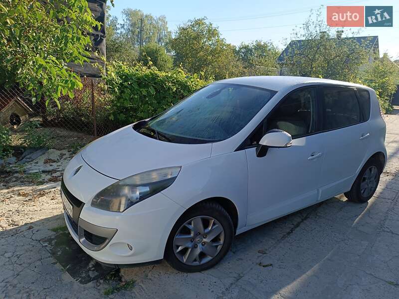 Минивэн Renault Megane Scenic 2011 в Новояворовске