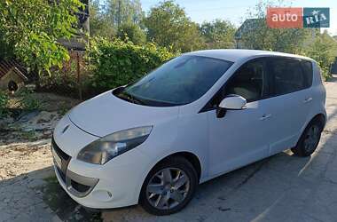 Минивэн Renault Megane Scenic 2011 в 