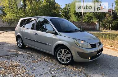 Минивэн Renault Megane Scenic 2004 в 