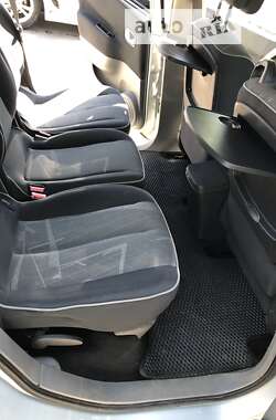 Минивэн Renault Megane Scenic 2004 в 