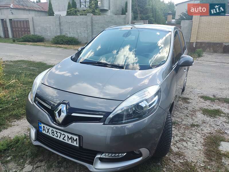 Renault Megane Scenic 2012