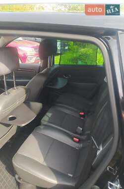 Минивэн Renault Megane Scenic 2015 в 