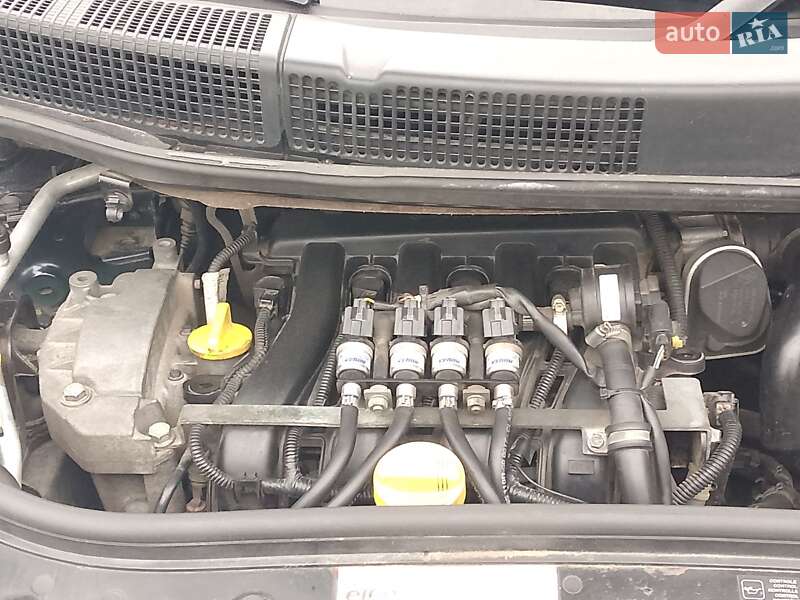 Минивэн Renault Megane Scenic 2008 в Коростене