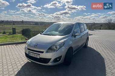 Минивэн Renault Megane Scenic 2010 в Шумске