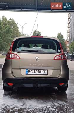 Мінівен Renault Megane Scenic 2011 в 