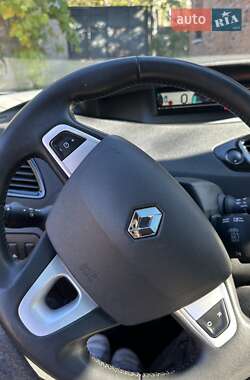 Минивэн Renault Megane Scenic 2012 в 
