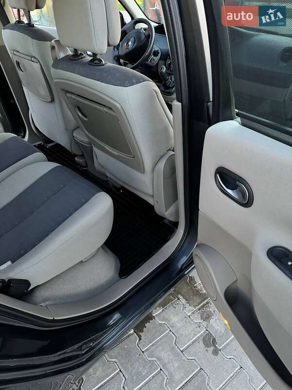 Минивэн Renault Megane Scenic 2006 в Черновцах