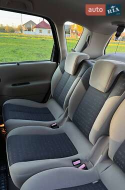 Минивэн Renault Megane Scenic 2006 в 