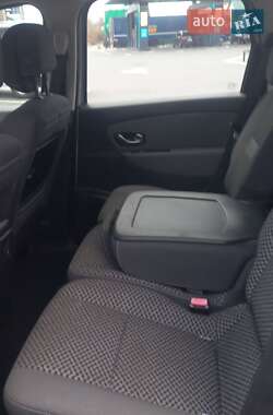 Минивэн Renault Megane Scenic 2011 в 