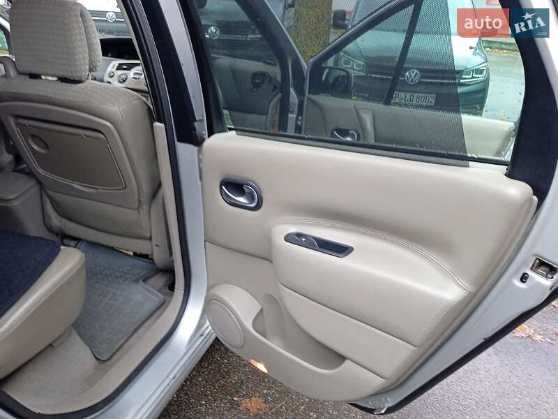 Минивэн Renault Megane Scenic 2006 в Камне-Каширском фото 11 Минивэн Renault Megane Scenic 2006 в Камне-Каширском
