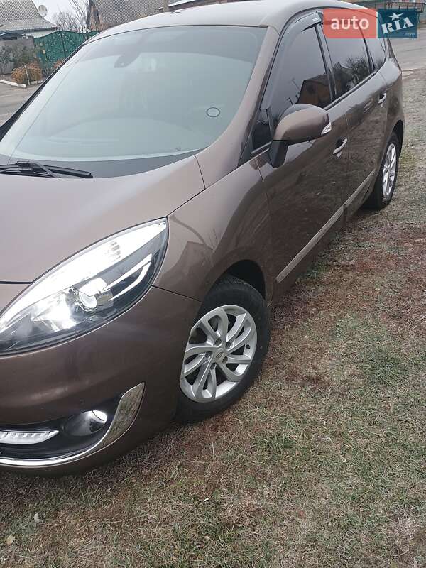 Мінівен Renault Megane Scenic 2013 в Лохвиці