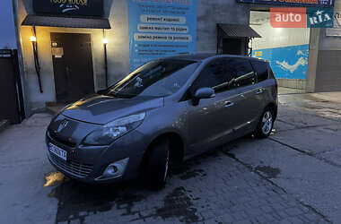 Минивэн Renault Megane Scenic 2009 в 