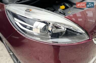 Минивэн Renault Megane Scenic 2013 в 