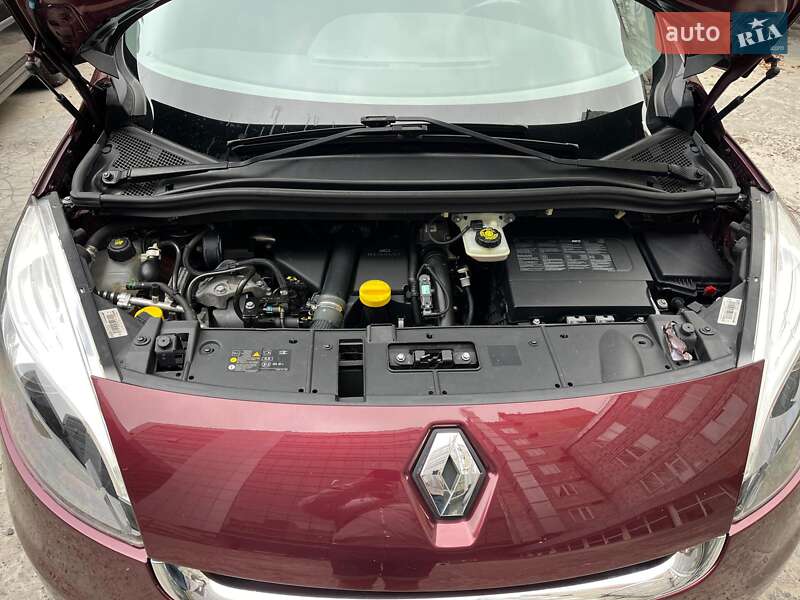 Минивэн Renault Megane Scenic 2013 в Киеве