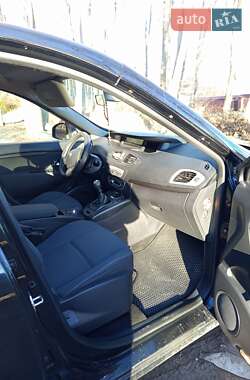 Минивэн Renault Megane Scenic 2010 в 