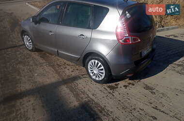 Мінівен Renault Megane Scenic 2011 в 