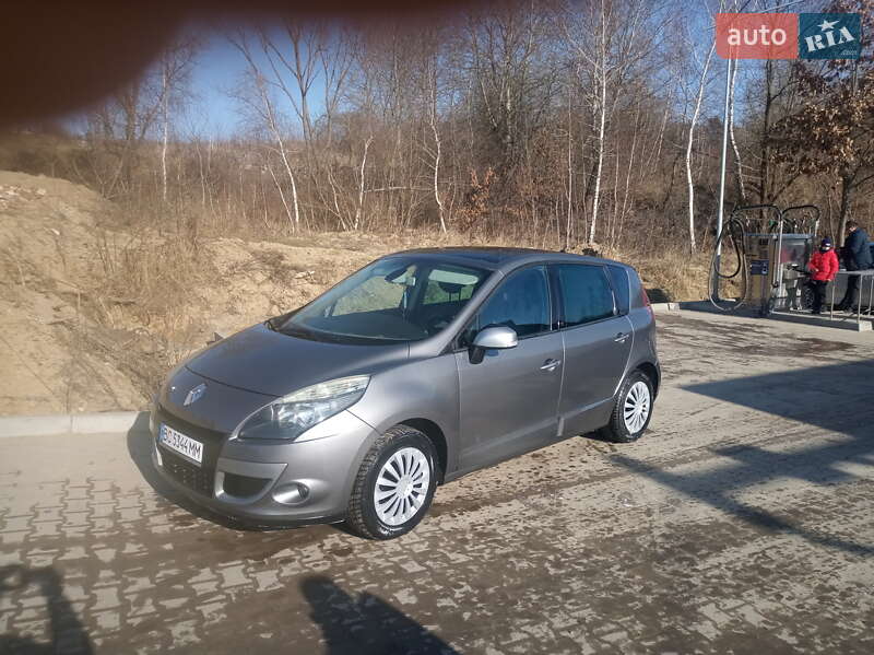 Renault Megane Scenic 2011