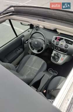 Минивэн Renault Megane Scenic 2005 в 