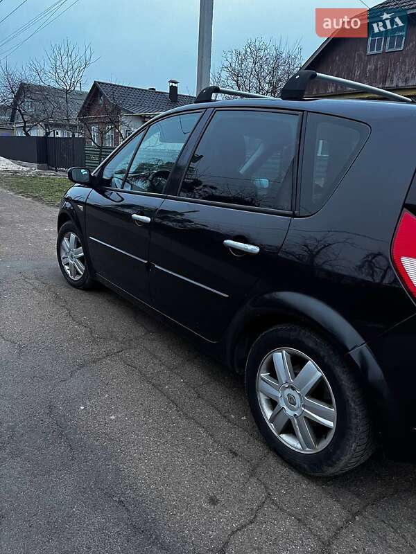 Минивэн Renault Megane Scenic 2004 в Коростене
