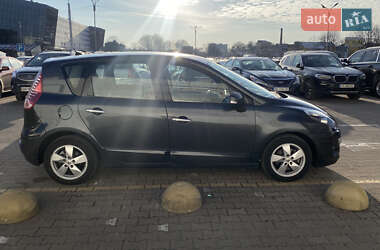 Минивэн Renault Megane Scenic 2010 в 