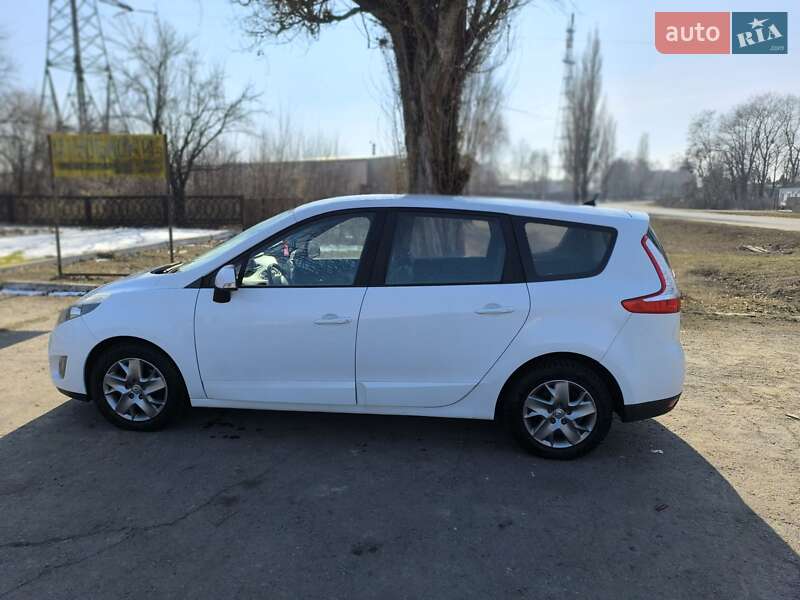 Минивэн Renault Megane Scenic 2011 в Лохвице