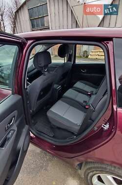 Минивэн Renault Megane Scenic 2012 в 