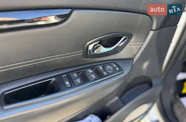Минивэн Renault Megane Scenic 2014 в 