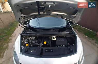 Минивэн Renault Megane Scenic 2013 в 