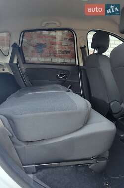 Минивэн Renault Megane Scenic 2012 в 