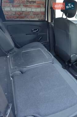 Минивэн Renault Megane Scenic 2012 в 