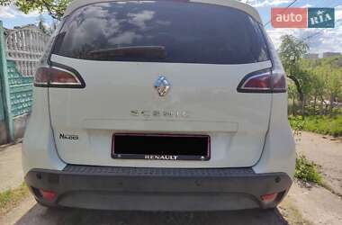 Минивэн Renault Megane Scenic 2012 в 